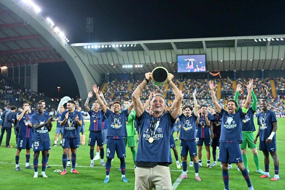 Jiuyou Sports-赛后体能课后，洛杉矶快船复出首秀备战欧超杯，震撼外界，身体对抗强度拉满(欧超杯皇马vs亚特兰大回放视频)