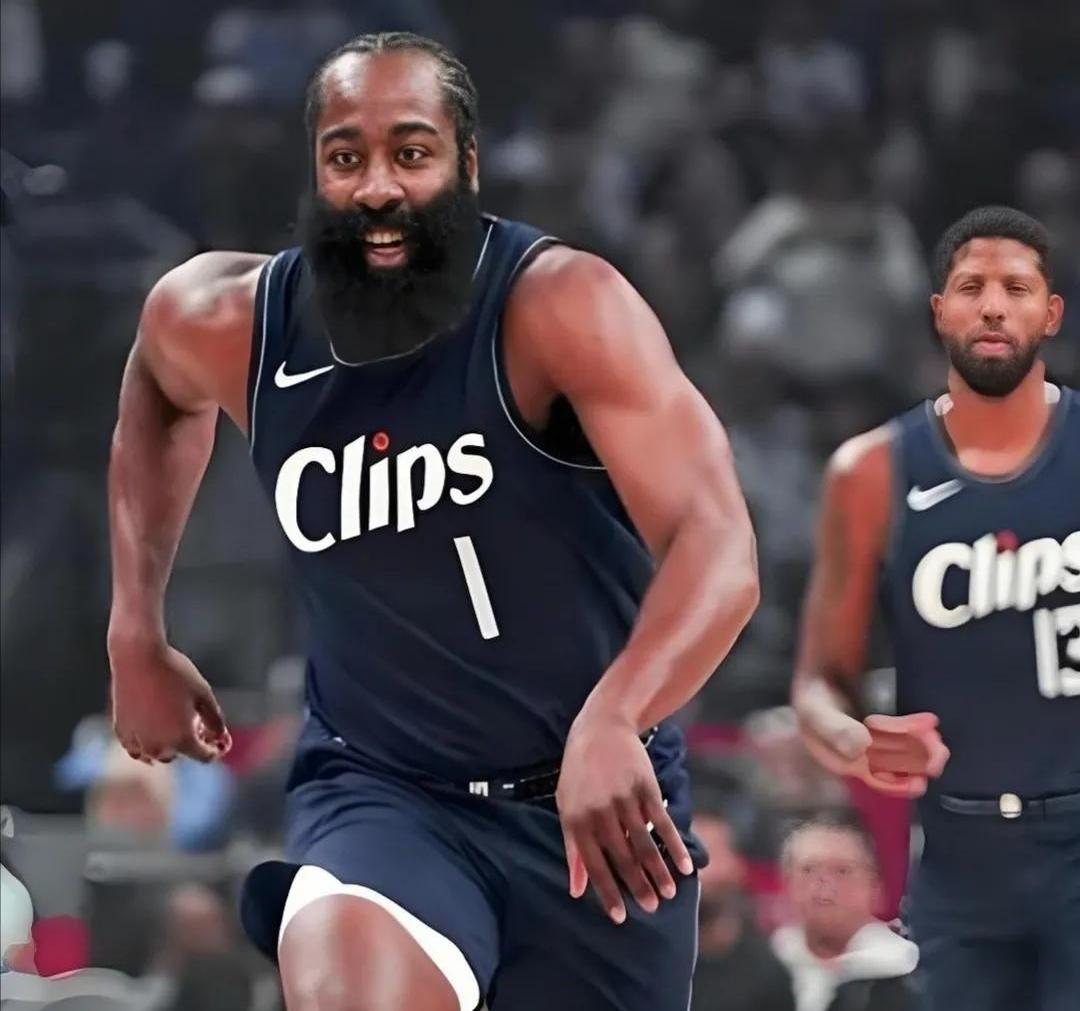 赛后体能课后,洛杉矶快船复出首秀备战欧超杯,震撼外界,身体对抗强度拉满(欧超杯皇马vs亚特兰大回放视频) 赛后体能课后,洛杉矶快船复出首秀备战欧超杯,震撼外界,身体对抗强度拉满(欧超杯皇马vs亚特兰大回放视频)