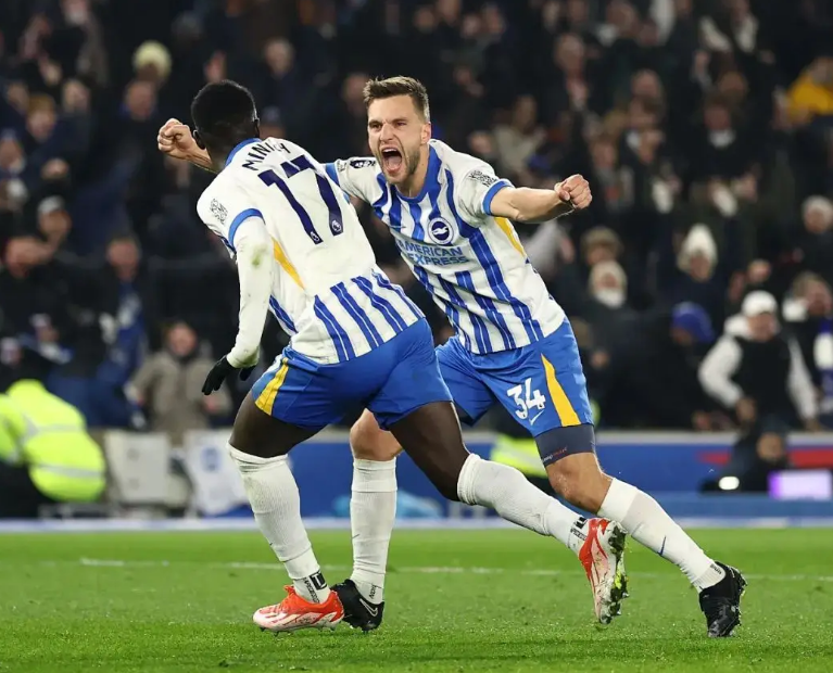 热刺主场2比0取胜布莱顿