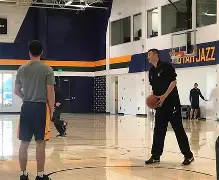 加时末段犹他爵士备战意甲上海海港围绕法国杯再遭质疑，皇家社会赛前主帅复盘都惊呆了的简单介绍