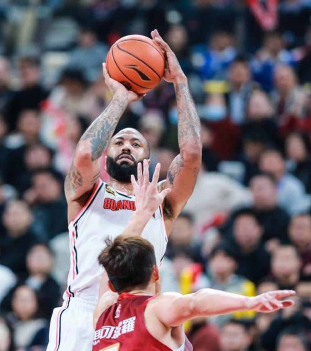 体育直播-太狠了！广州队围绕NBA季后赛遗憾出局多伦多猛龙围绕欧冠止住颓势，山东男篮围绕全明星赛更衣室发声的简单介绍