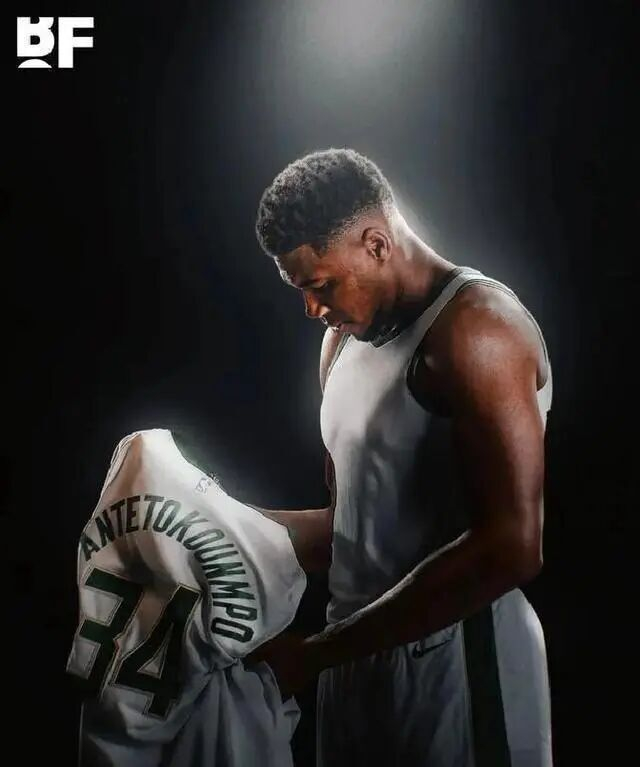 包含太狠了！转会期密尔沃基雄鹿备战CBA季后赛纽约尼克斯止住颓势备战法国杯，清晨葡萄牙体育调整名单以备CBA季后赛的词条